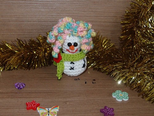 Fun Crochet Snowgirl Amigurumi Pattern