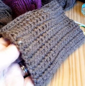 Crochet Fingerless Gloves Pattern (1)