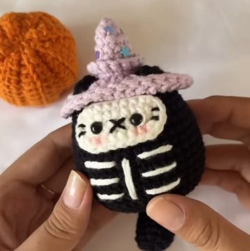 Crochet Halloween Cats Pattern (1)