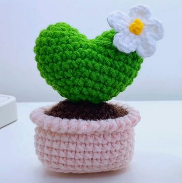 Crochet Heart Cactus Pot Pattern (1)