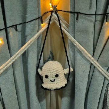 Crochet Ghost On A Swing