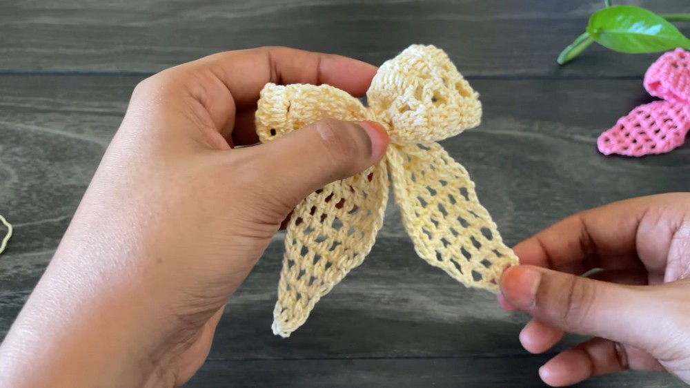 Crochet Bow Hair Clip
