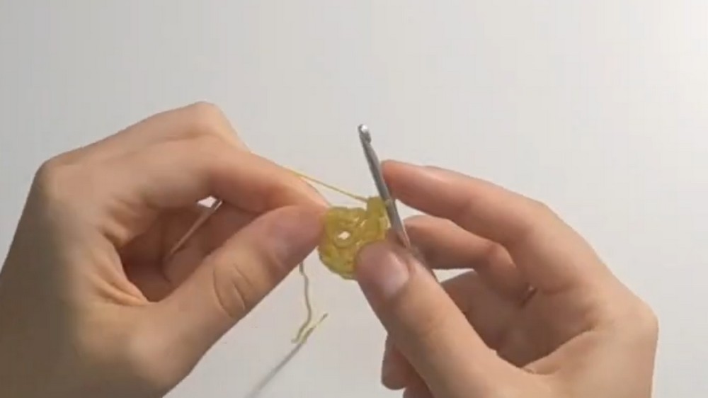 Crochet Daisy Headband