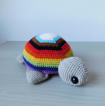 Crochet Pride Turtle Amigurumi Tutorial 1