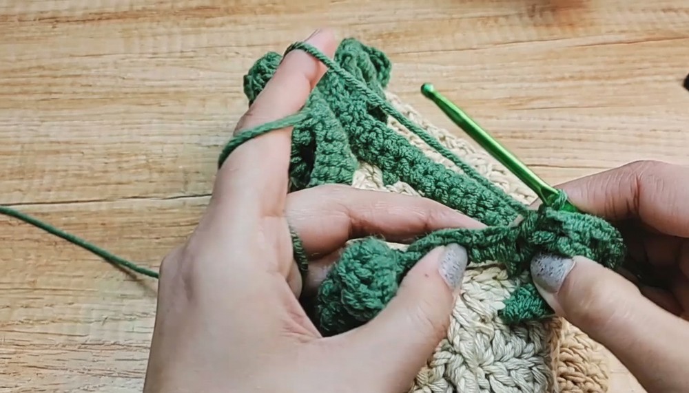 Crochet Rose Bouquet Bag