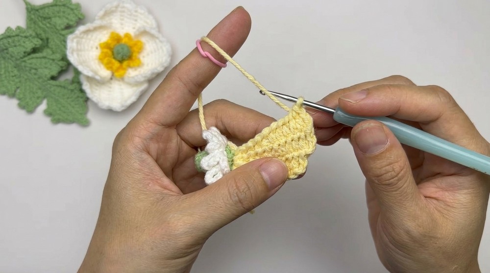 Crochet Poppy Flower Pattern