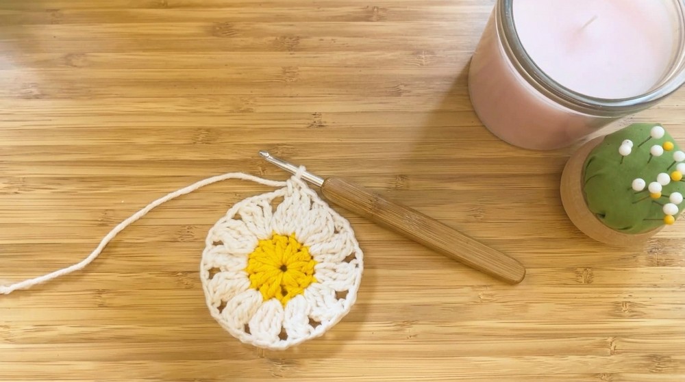 Crochet Daisy Granny Square