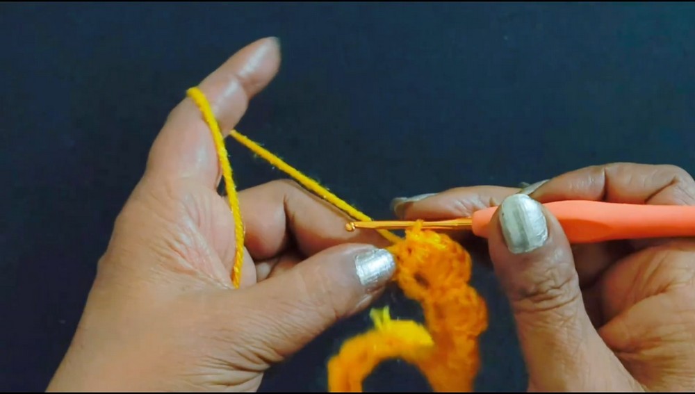 Crochet Mini Rose Bouquet Keychain