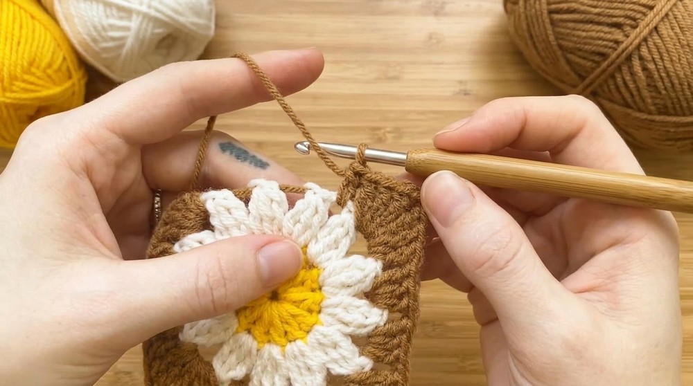 Crochet Daisy Granny Square