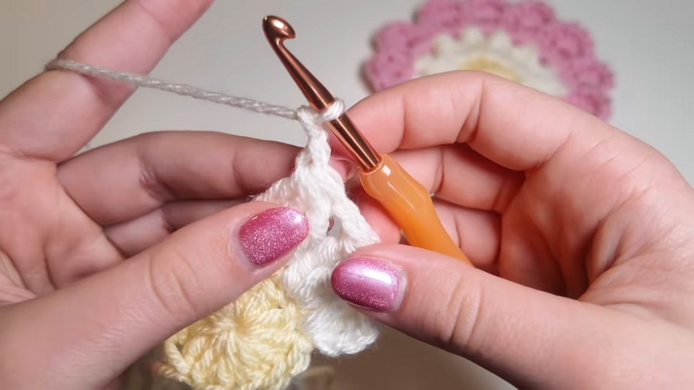 Crochet Daisy Coaster