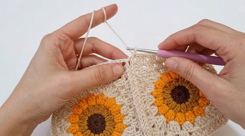 Crochet Sunflower Granny Square Bag Pattern