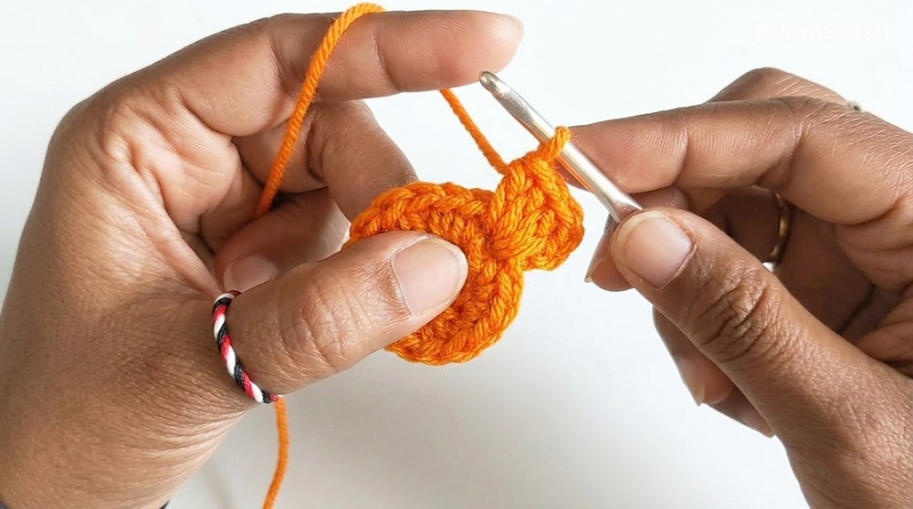 Crochet Beautiful Mini Bag Pattern